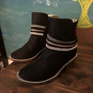Stuart Weitzmen Girls Size 1 Black Boots W/Rhinestone Embellishments